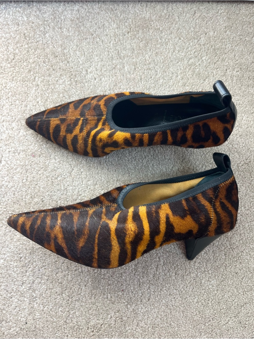 Alumnae Women’s Pointed Toe Leopard Print Calf Hair Low Heel Pumps Brown/Black